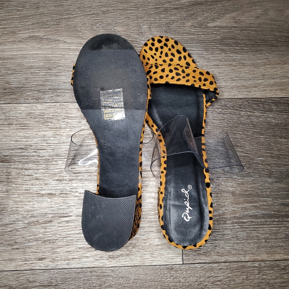 QUPID Leopard Print Open Toe Block Heel - Picture 6 of 7